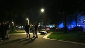 Meisjes aangerand, jeugd keert zich tegen politie bij aanhouding dader