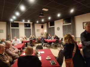 Bewoners in het raadscafé over motorcross, padel en de Waddenpoort