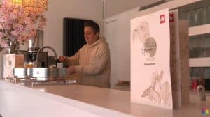 IJssalon weer open na gesprek met de gemeente, handhaving toegezegd