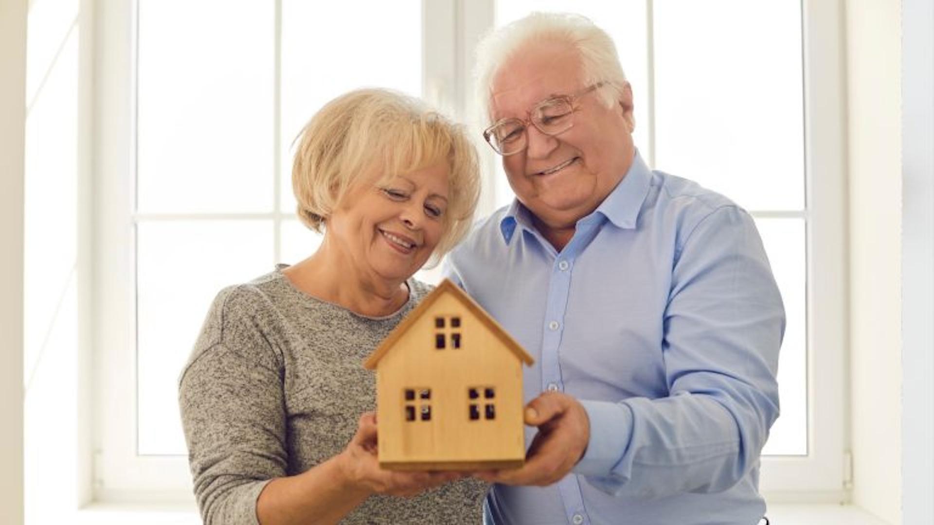 Feestelijk moment voor 24 nieuwe huurwoningen in Anna Paulowna