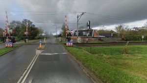 Snelheid omlaag op spoorwegovergang