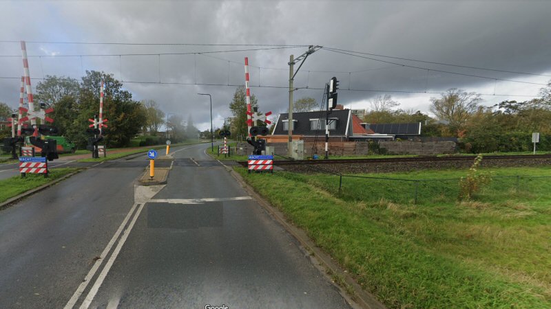 Snelheid omlaag op spoorwegovergang