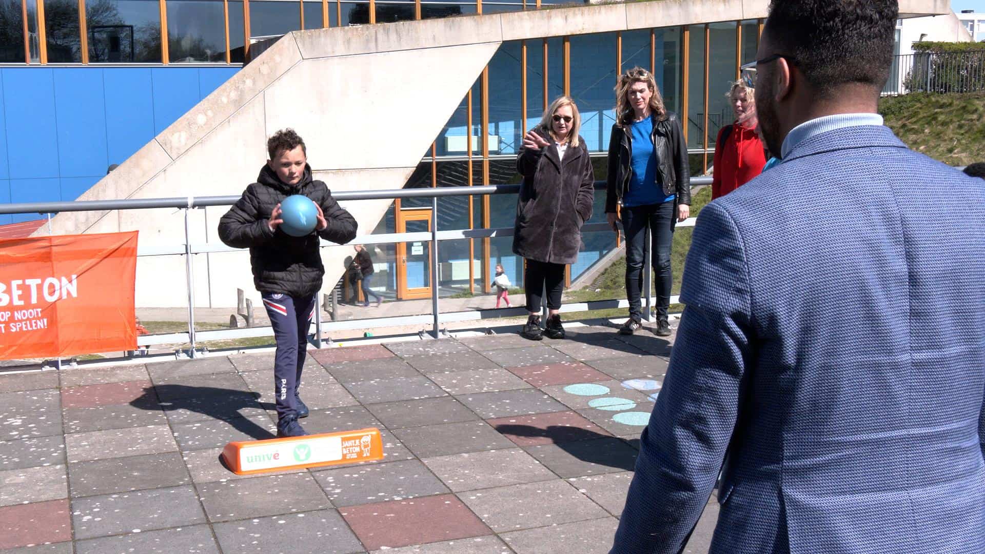 Helderse kampioen NK Stoepranden geeft startschot voor het nieuwe seizoen (video)