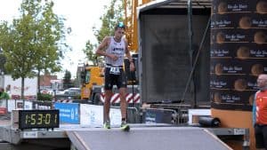 Utrechter Dennis Bakker wint de kwart triathlon van Anna Paulowna (video)