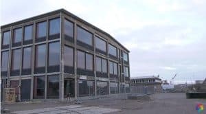 Bureaus en stoelen gaan mee naar Willemsoord