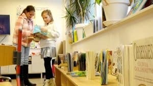 Basisschool De Branding is omgetoverd tot weggeefwinkel (video)