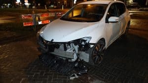 Automobilist veroorzaakt schade in Wieringerwerf