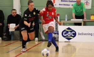 Zaalvoetbal: Zeemacht krijgt te weinig