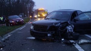 Twee gewonden bij aanrijding op N250