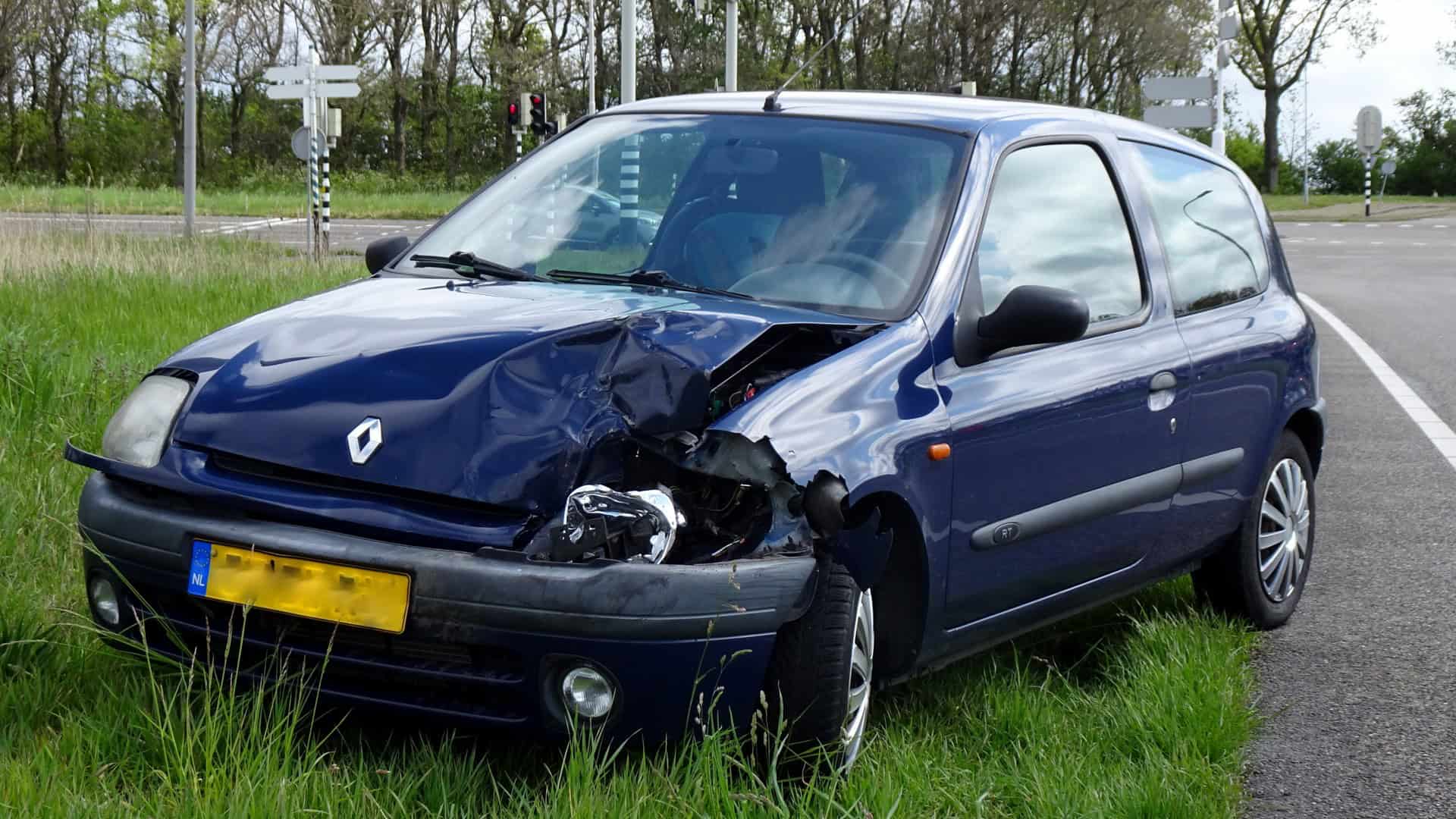 Schade bij aanrijding op N99