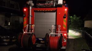 Jeugd maakt kampvuur, brandweer not amused
