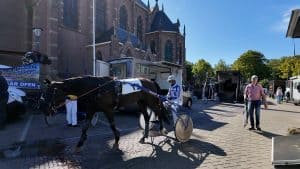 Snelheid en spanning tijdens 140ste Harddraverij Schagen