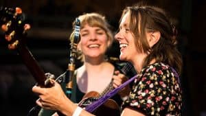 Folk van The Lasses