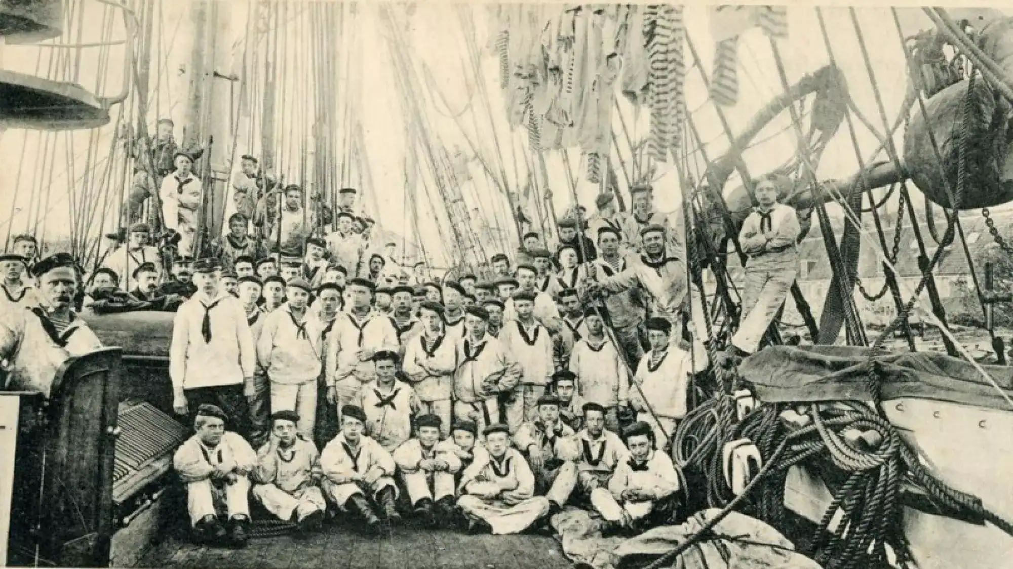Nieuw boek over leven op marineschip Bonaire