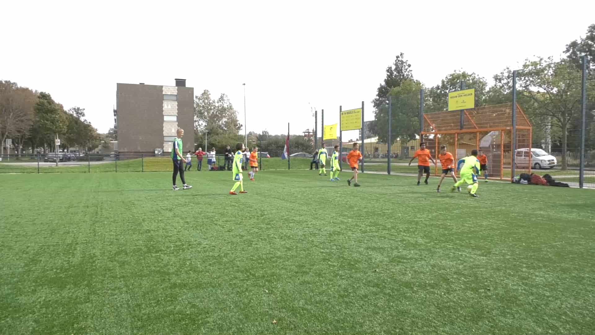6 vs 6 op het Cruyff Court in Nieuw Den Helder (video)