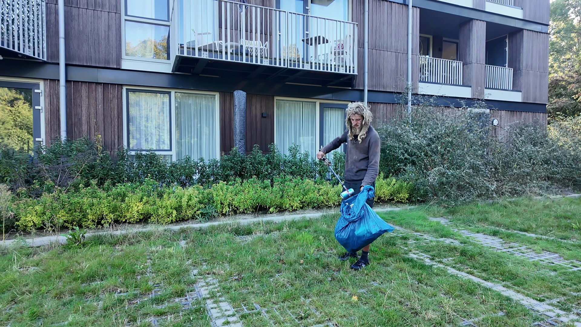 Video: Alexander gaat al 10 jaar zwerfafval te lijf