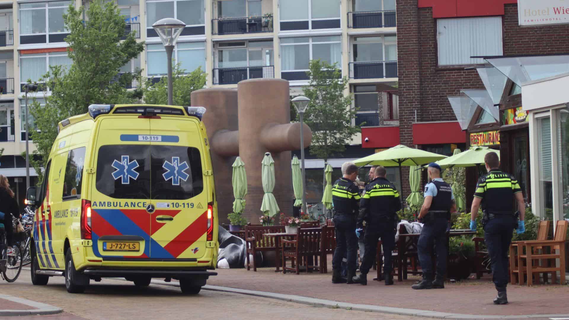Man gewond bij steekpartij voor hotel (update)