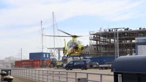 Persoon zwaargewond bij ongeval Medemblikkerloods