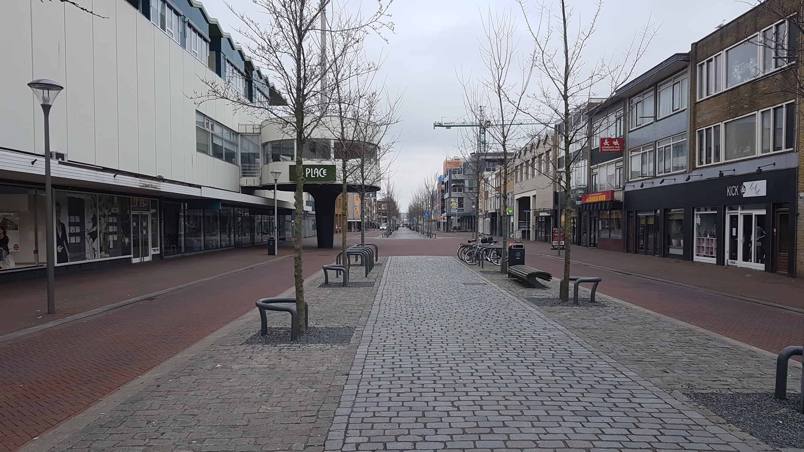 Brandbrief Seniorenpartij: “Willen we blokkendozen van grote webwinkels en doodstille kernen?”