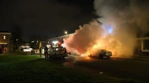 Brand verwoest auto aan Commandeursplein