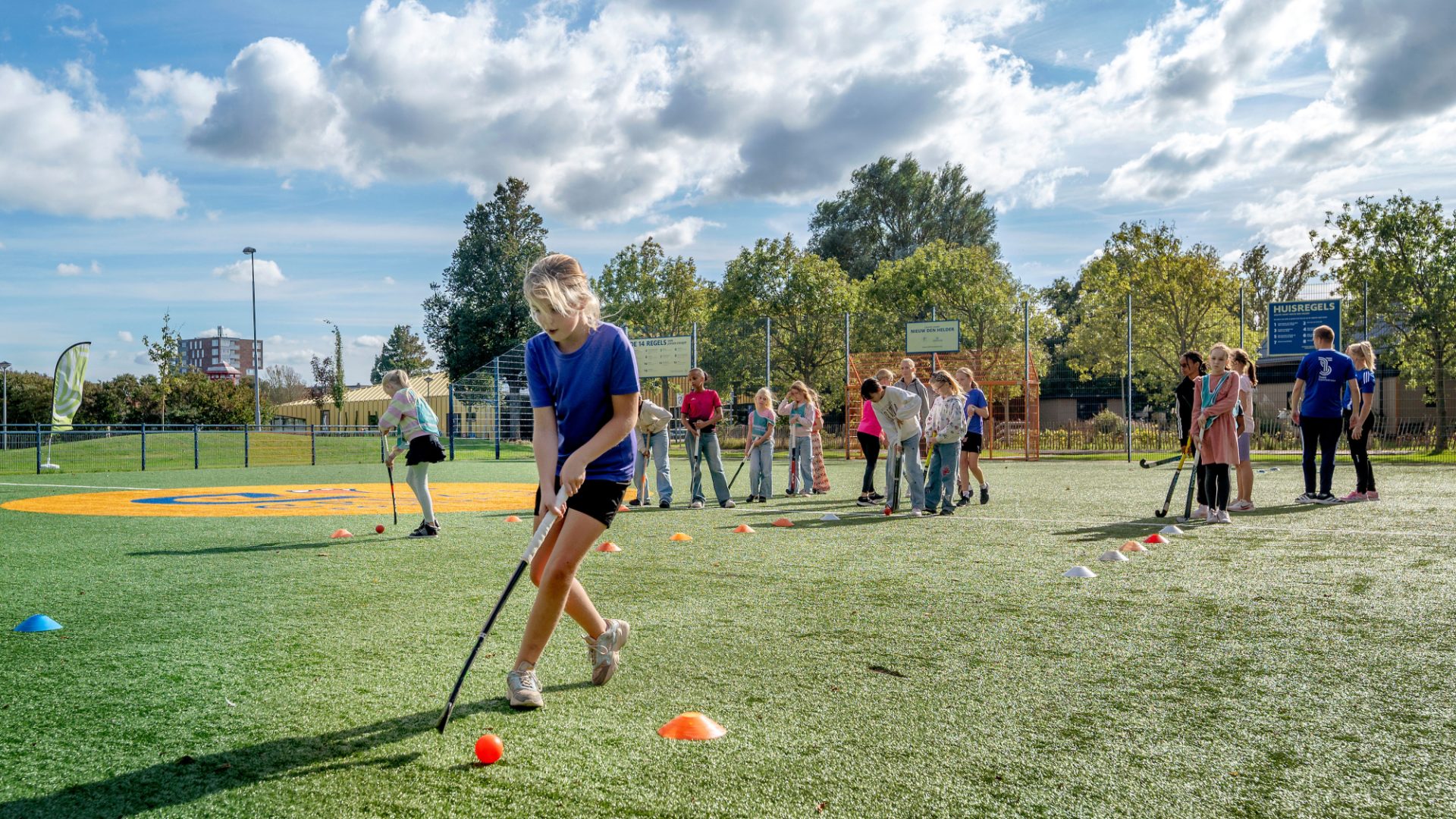 Meiden Event brengt sportplezier op Cruyff Court