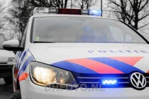 Man gooit met eieren uit auto