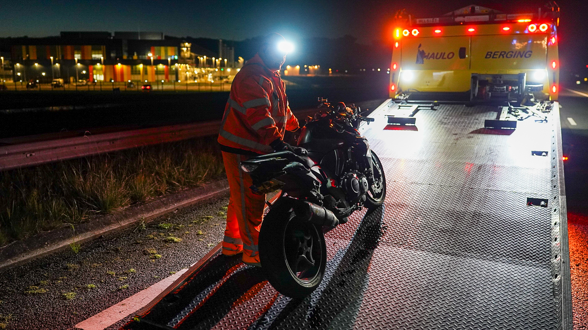 Motorrijder gewond na val op A7 bij Middenmeer