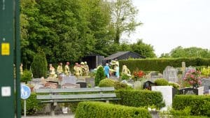 Persoon gewond bij ongeval op begraafplaats