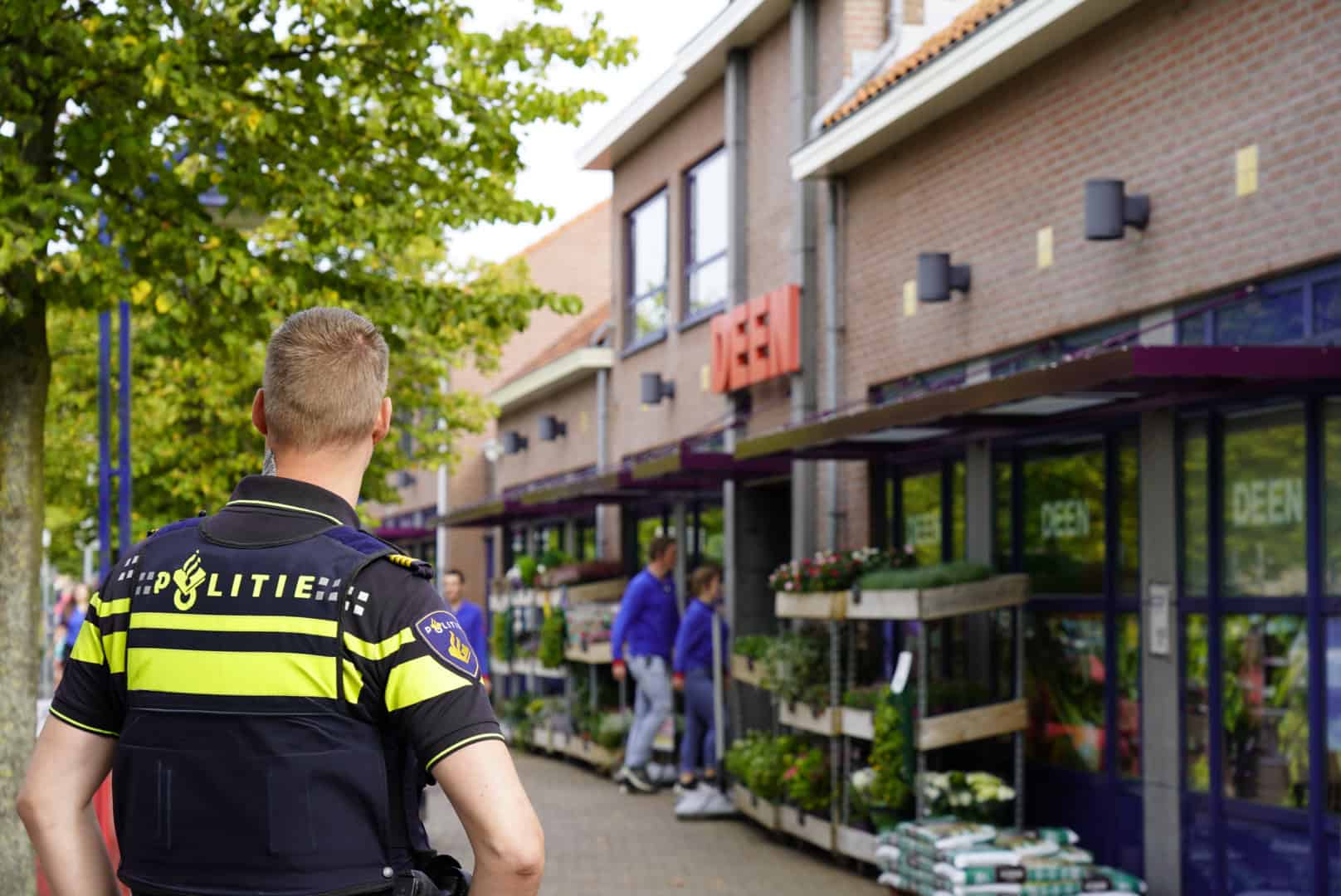 Deen in Wieringerwerf ontruimd vanwege een hinderlijke lucht