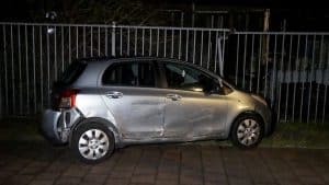 Auto vliegt uit de bocht op de Doggersvaart