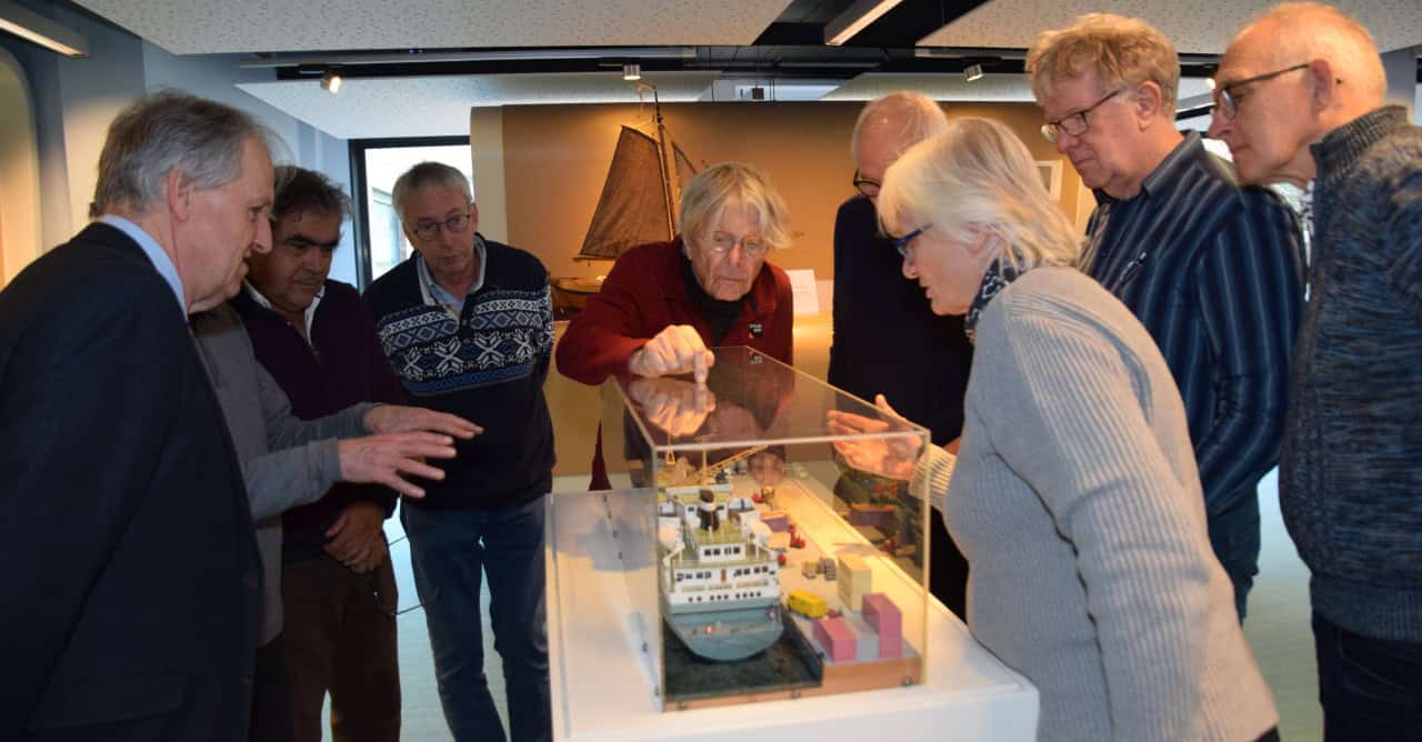 Scheepsmodel Tyro naar NIOZ