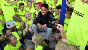Wieringen juicht voor Oranje-spits Donyell Malen (video)