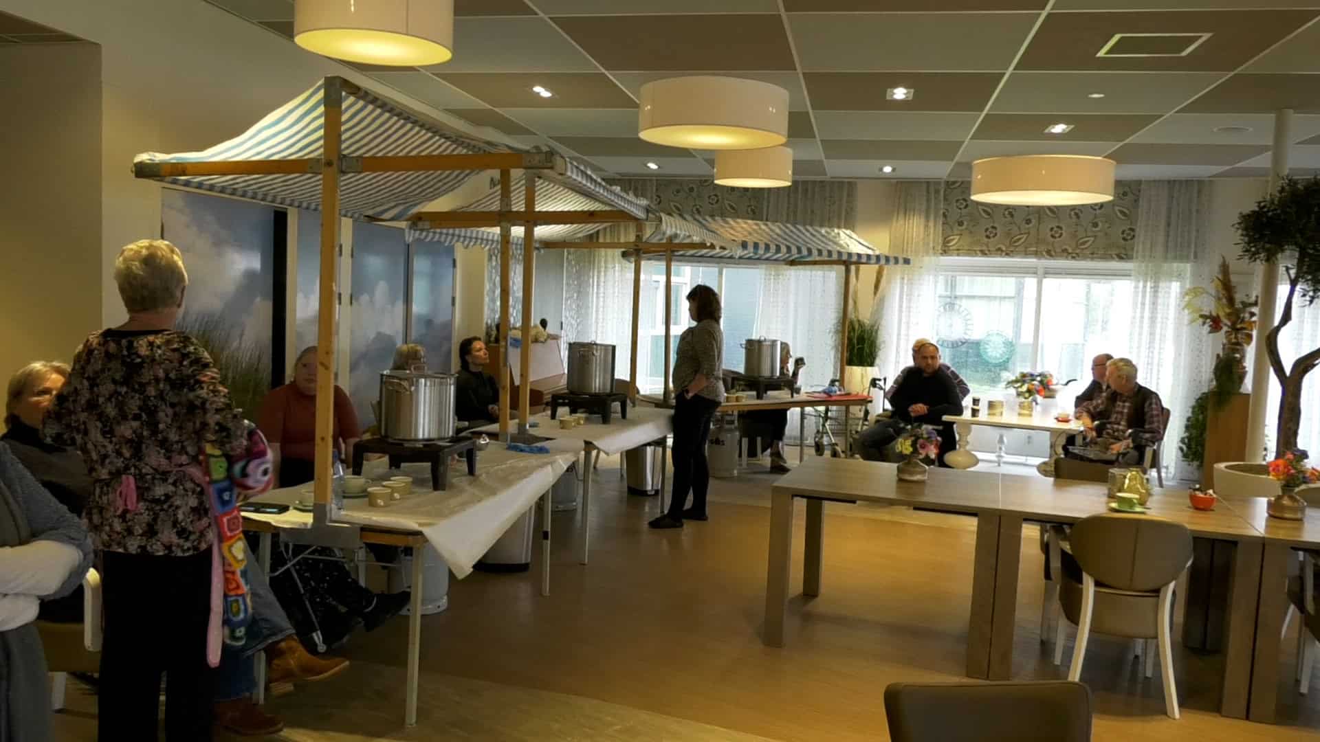 De lekkerste erwtensoep vind je in De Lichtboei (video)