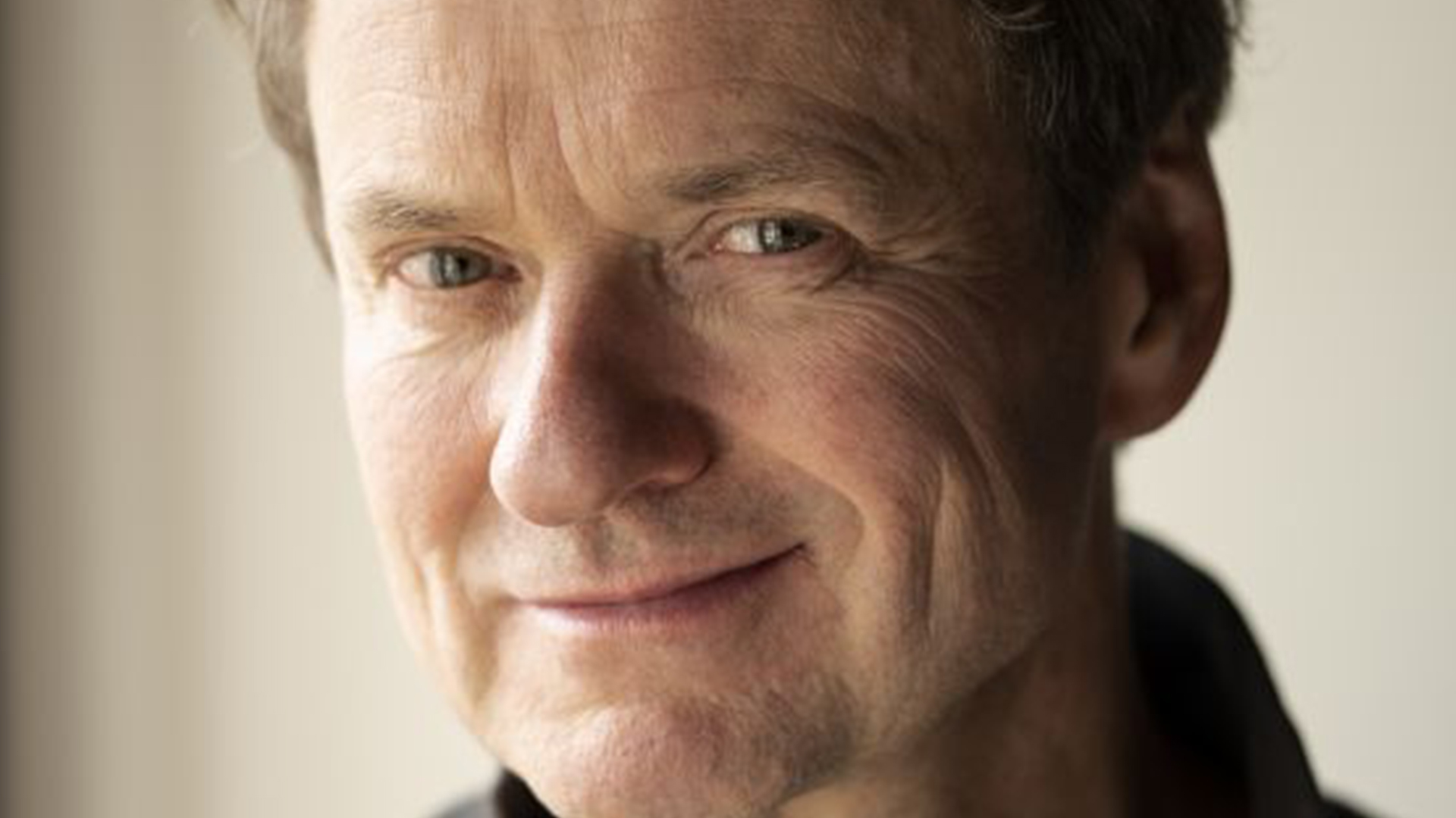 Frank Westerman geeft lezing in Cultuurkerkje