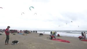Langste kitesurftocht ter wereld eindigt bij de Helderse kust (video)