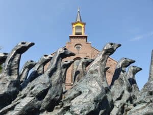 Klokkentoren Katholieke Kerk in Hippolytushoef weer als nieuw