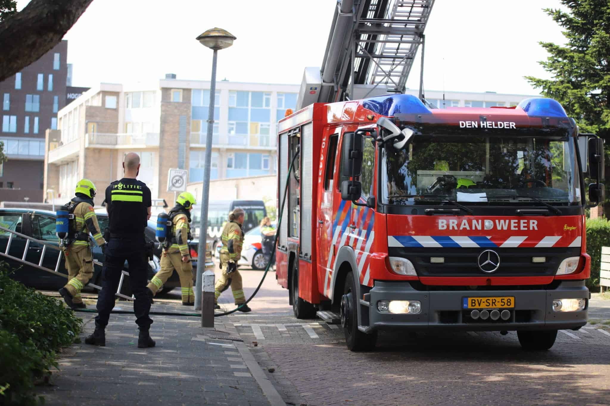 Hulpdiensten opgeroepen voor brand bijgebouw Biesbosstraat