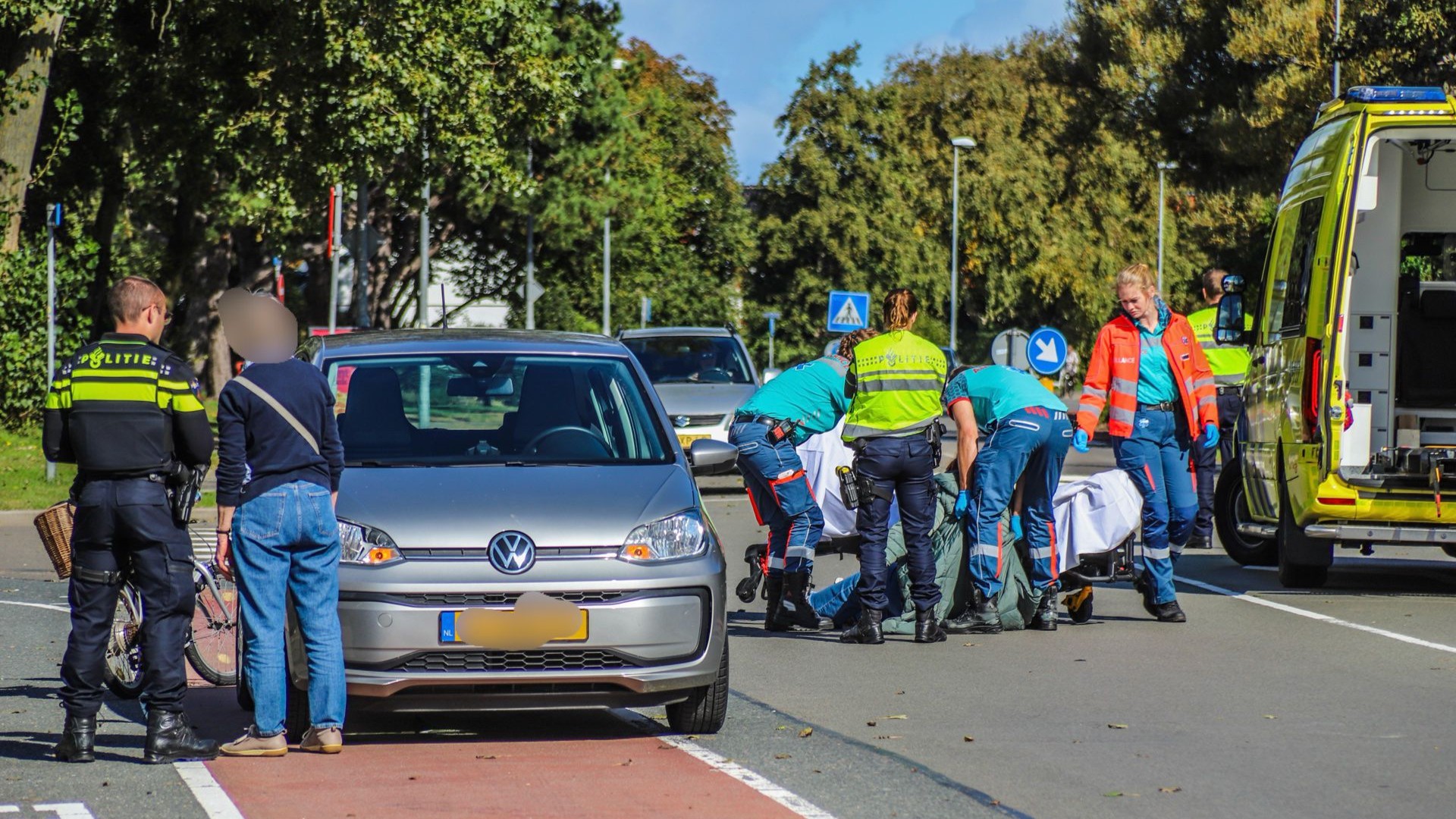 Fietsster komt ten val na aanrijding met auto in Den Helder