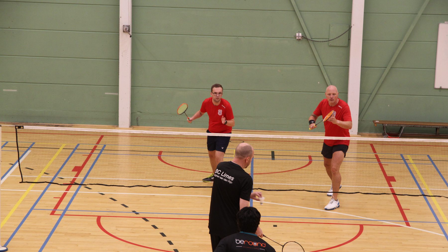 Geflatteerde nederlaag Zeemacht badmintonners