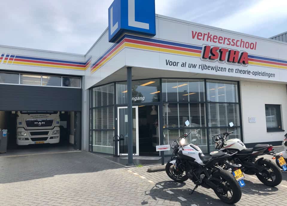 Autorijlessen gaan door, examens laten nog op zich wachten