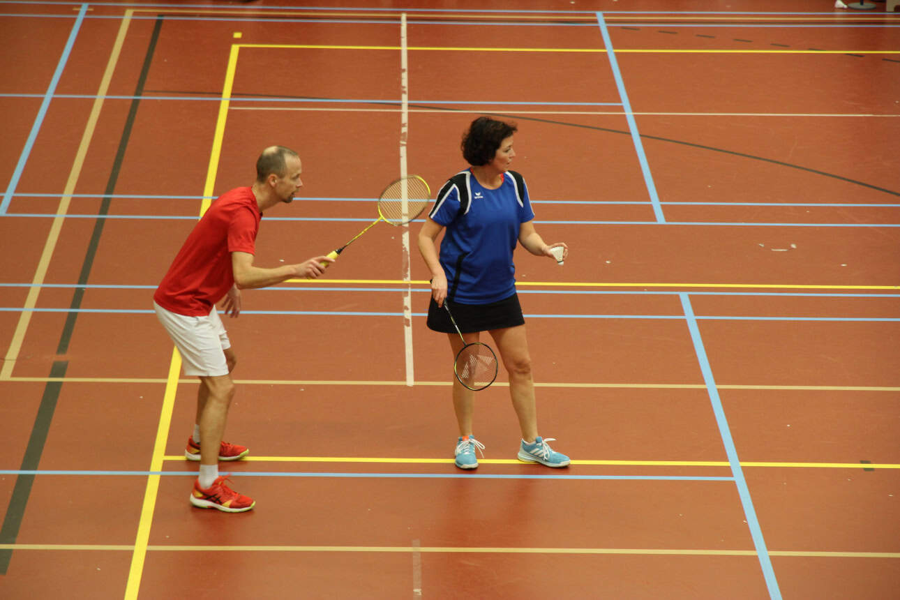 Forse nederlaag Zeemacht badmintonners