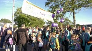 Feestelijke intocht avondvierdaagse Julianadorp (video)