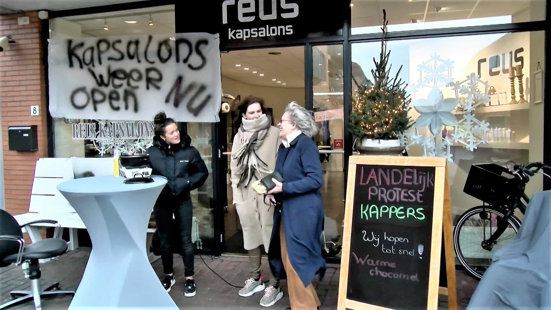 Kappers zijn gedwongen sluitingen meer dan beu (video)