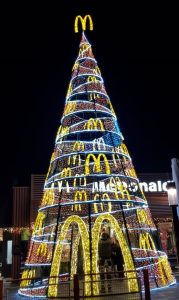 Mega Kerstboom bij McDonald’s Den Helder