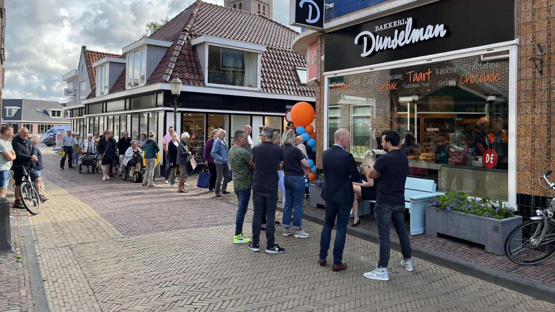 7e generatie Dunselman opent vernieuwde bakkerij (video)