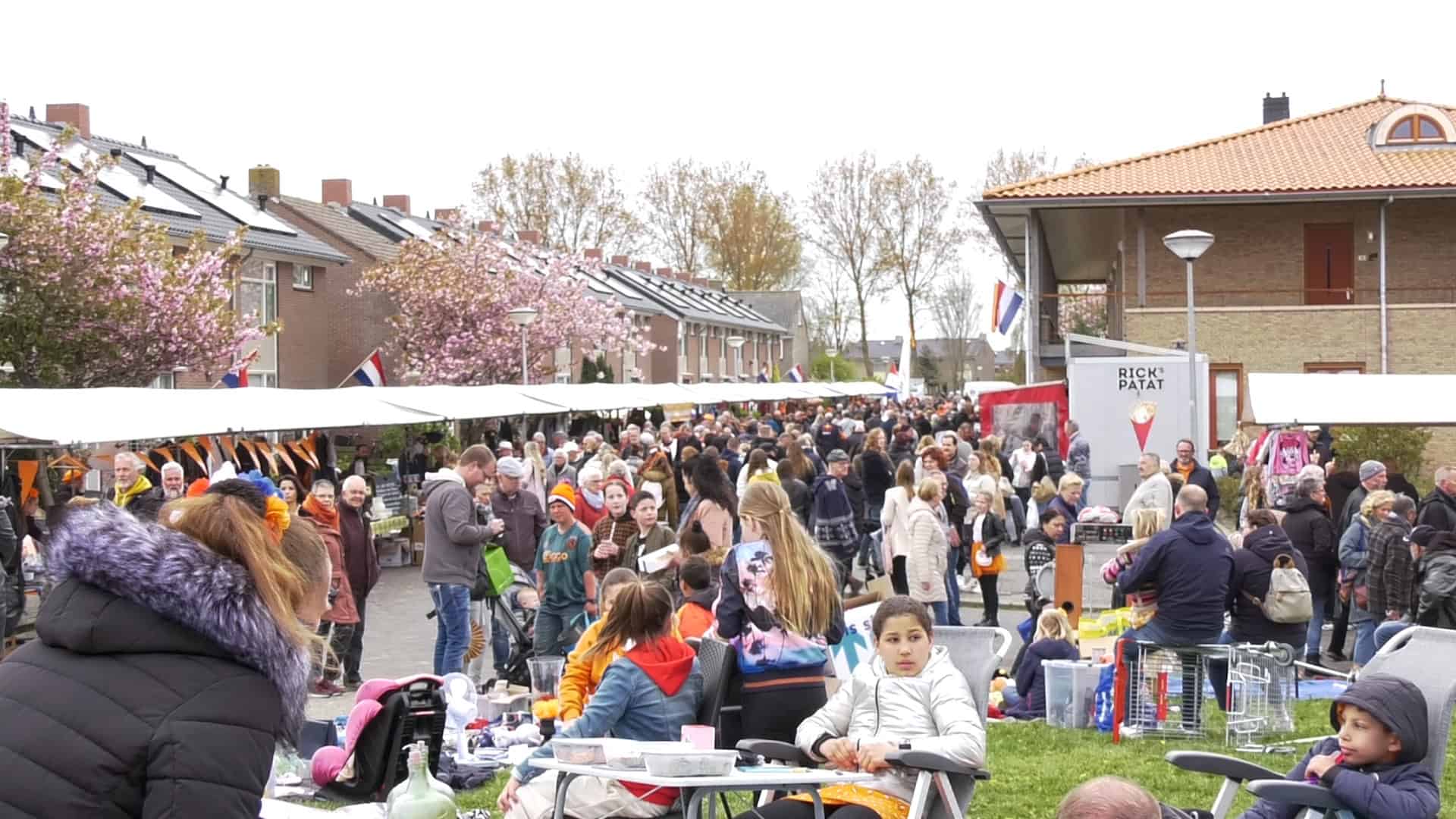 Koningsdag Den Helder weer ouderwets gezellig (video)