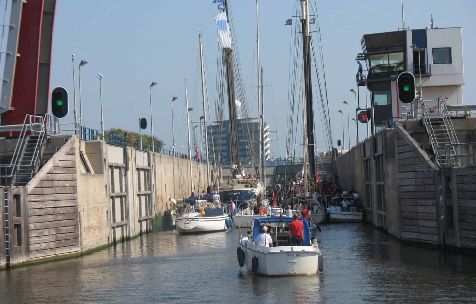 Renovatie Koopvaardersschutsluis en omvaarroute Boerenverdrietsluis