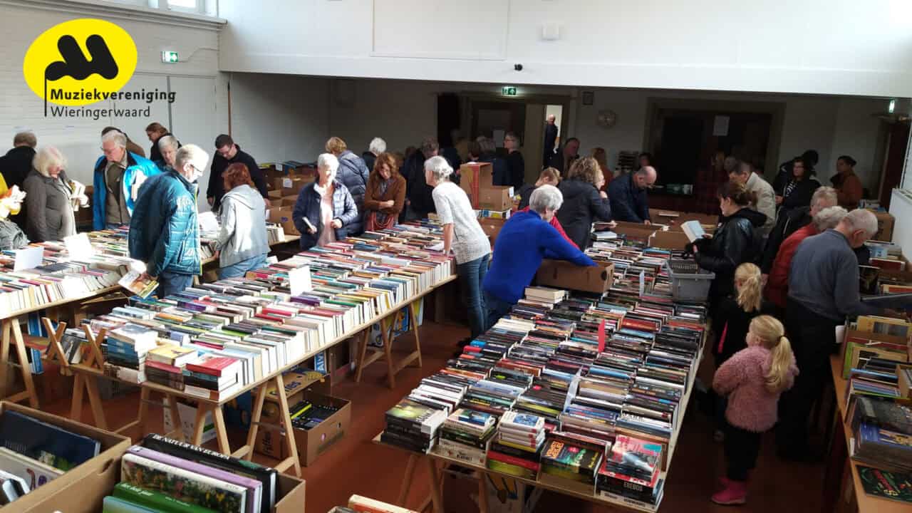 Jaarlijkse boekenmarkt Muziekvereniging Wieringerwaard