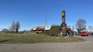 McDonald’s Den Helder gaat de strijd aan tegen zwerfafval