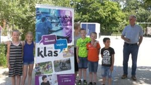 Kratten vol levensmiddelen voor de Voedselbank (video)